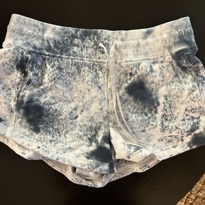 Lululemon interglow shorts